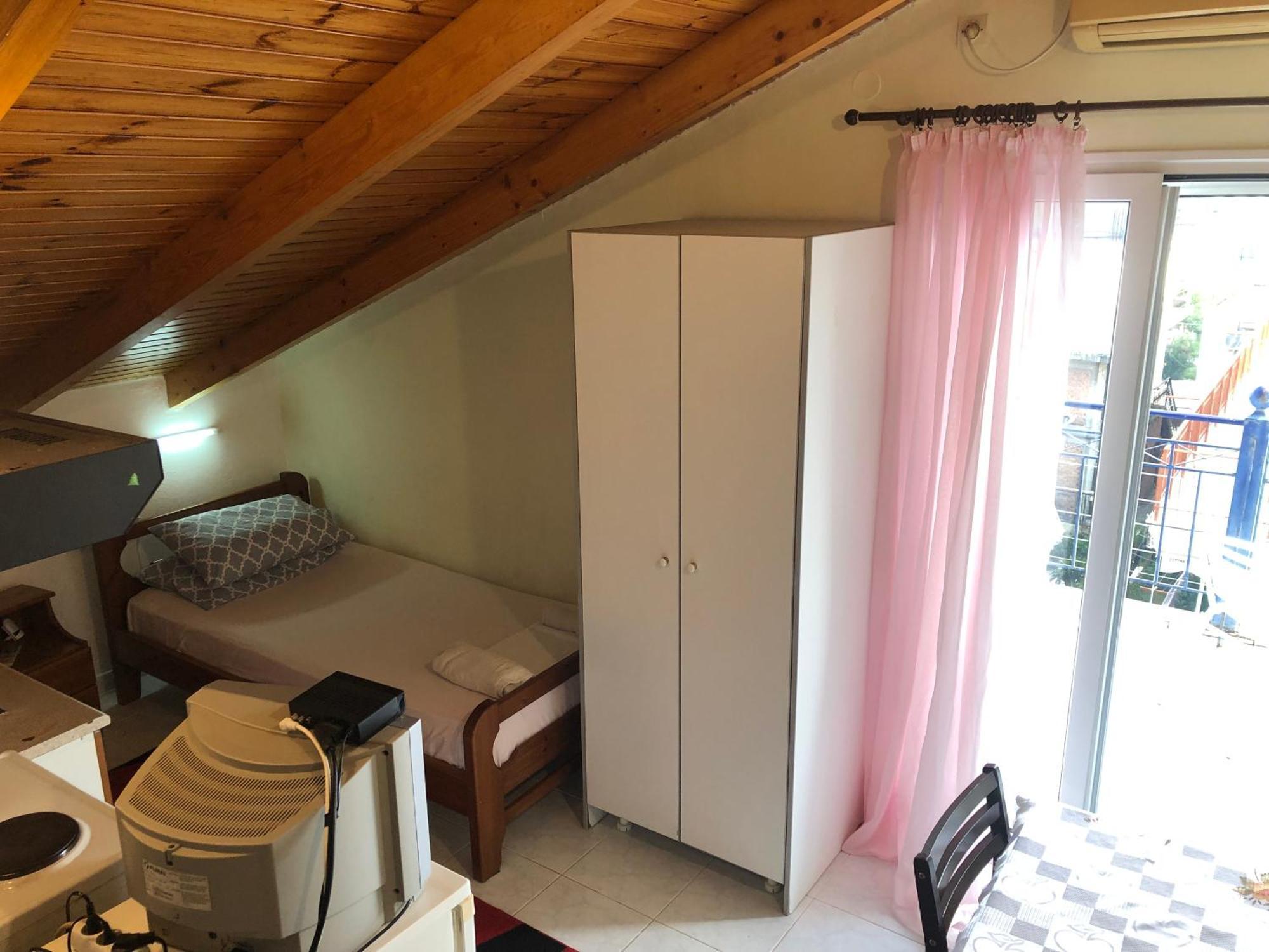 Ion Apartments Messolonghi Single Bed Room Mountain View Loft Mesolóngion Exteriör bild